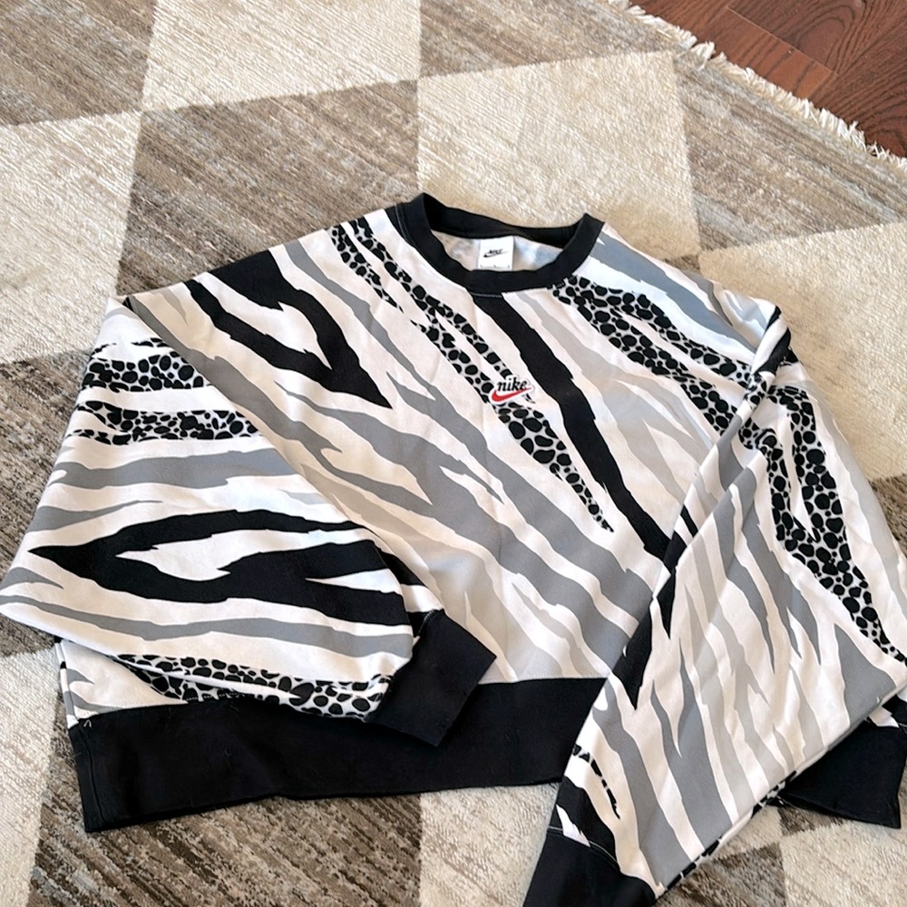 Cropped Nike Sweatshirt